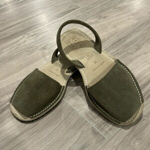 Menorquina Olive Flat size 6.5-7 US/ 37 EU